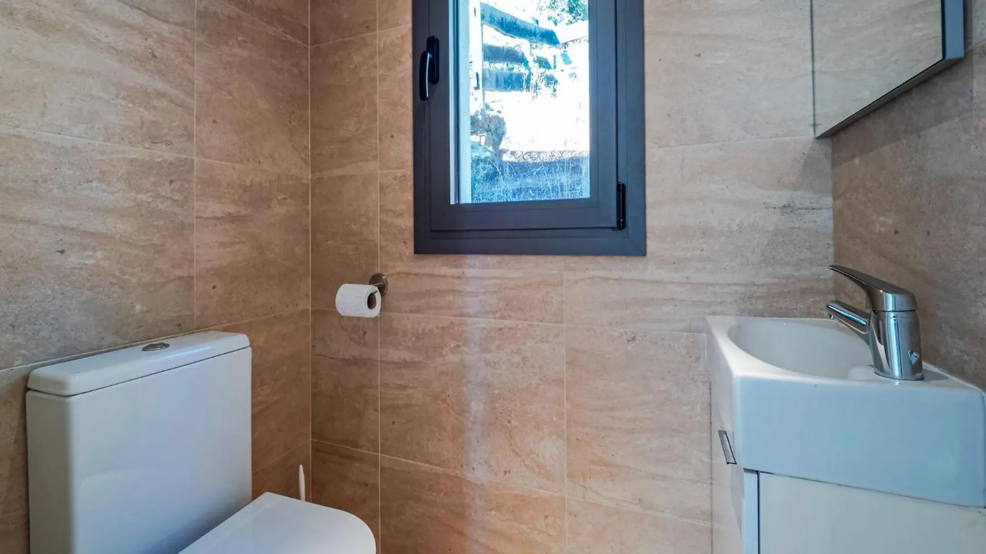 Apartment In Roses With Central Heating Montjoi 0*,  Ισπανία